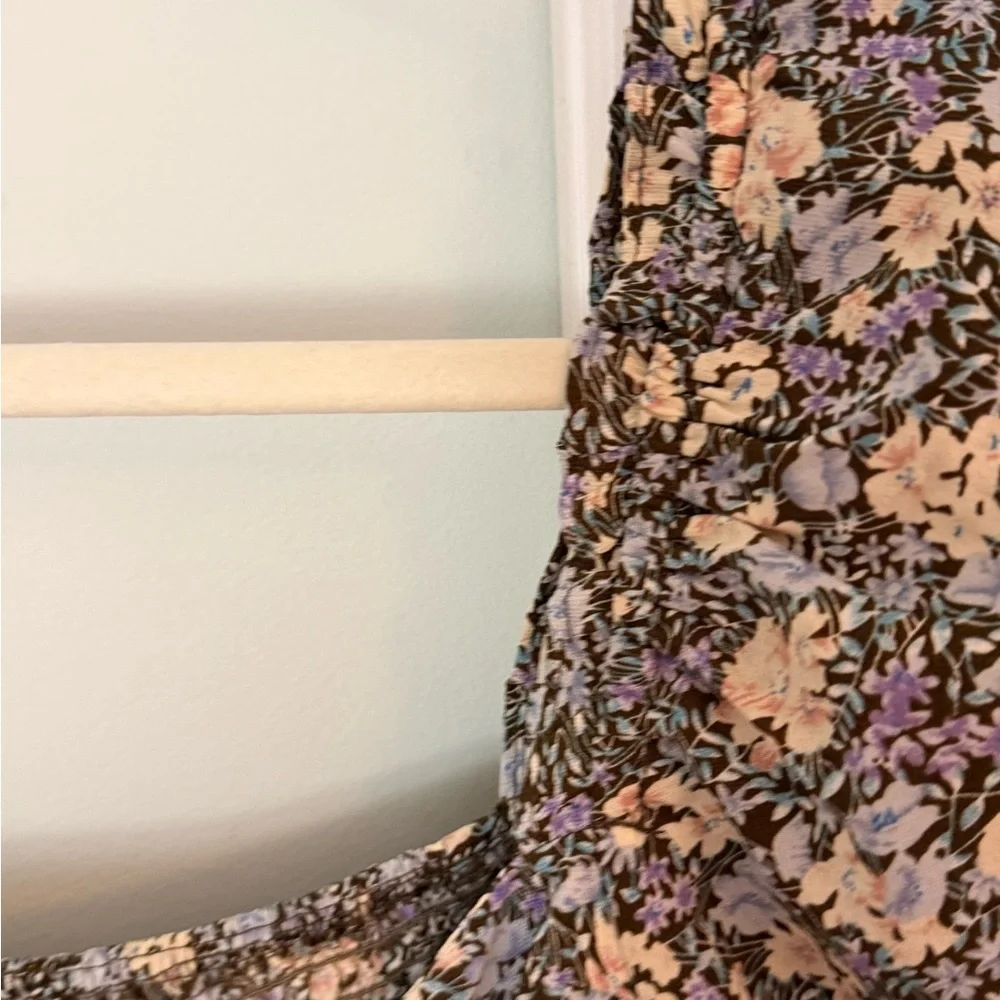 ASTR The Label Floral Smocked Boned Crop Top Large Puff Sleeve